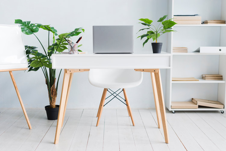 Very clean home office space